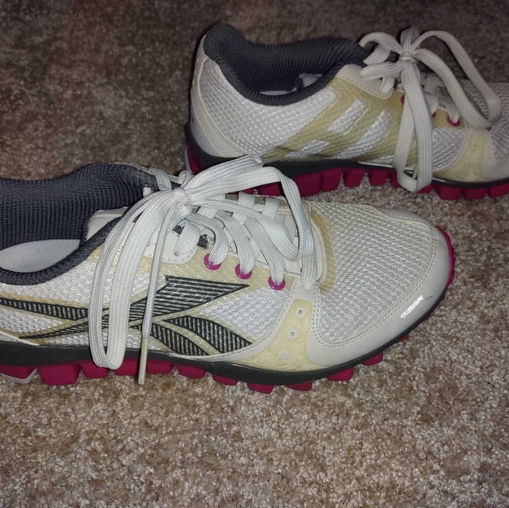 Women's Reebok size 7